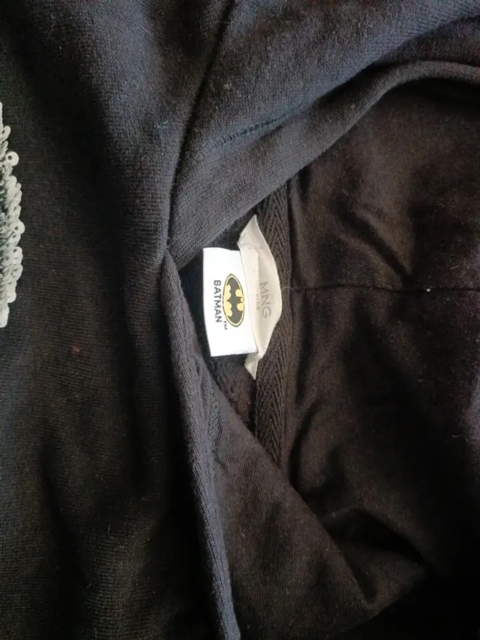 Superbe sweat mango 11 ans batman  a capuche - photo numéro 4
