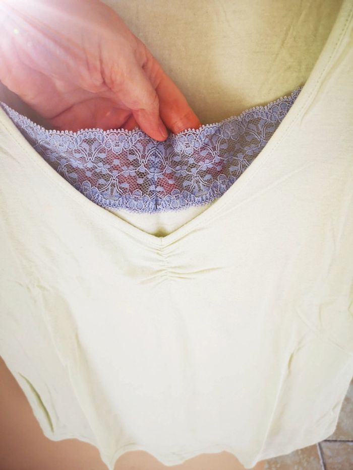 Tee shirt top avec dentelle - photo numéro 3