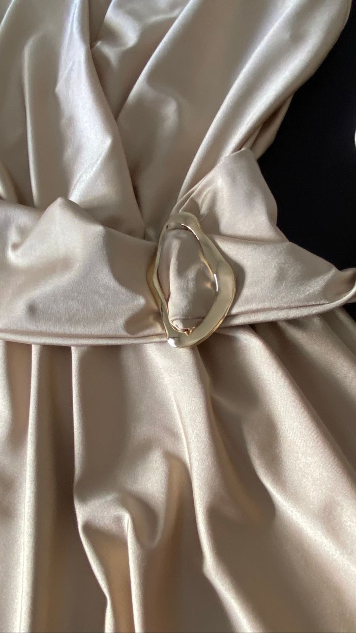 ✨ Haut / Blouse Ceinturée – Neuf avec étiquette ✨ - photo numéro 8