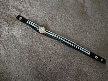A saisir : montre  " double bracelet"  ( Bien lire merci)