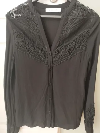 Chemise noire avec dentelle Promod 36