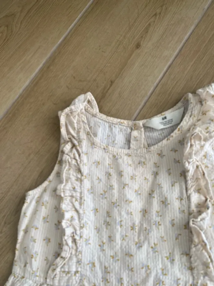 Robe HetM 🌸 volant 5/6 ans - photo numéro 2
