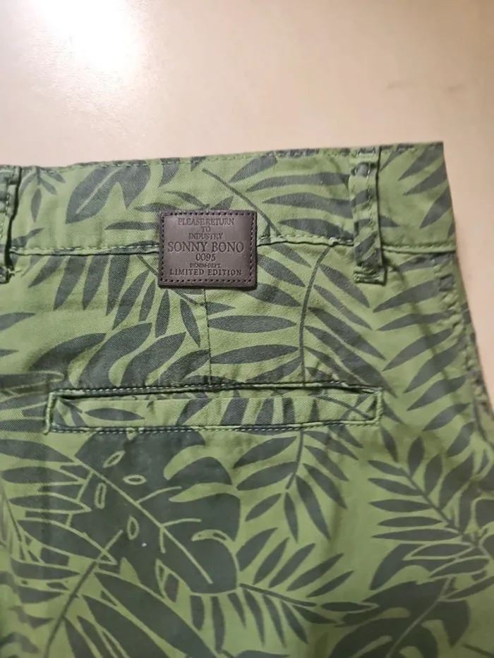 Short neuf taille 50 - photo numéro 6