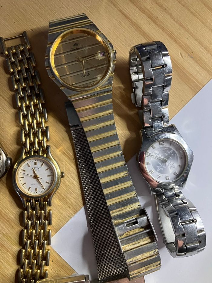 Lot de montres quartz vintage à réparer