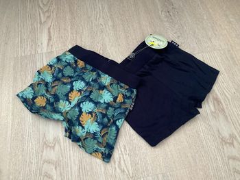 Lot de deux shorts mes petits cailloux, taille 12 mois, neuf