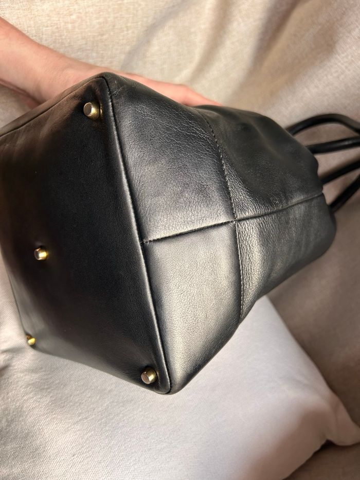 🖤 Sac seau vintage Gianni Versace Couture – cuir noir & chaîne Méduse dorée (années 1990) - photo numéro 6