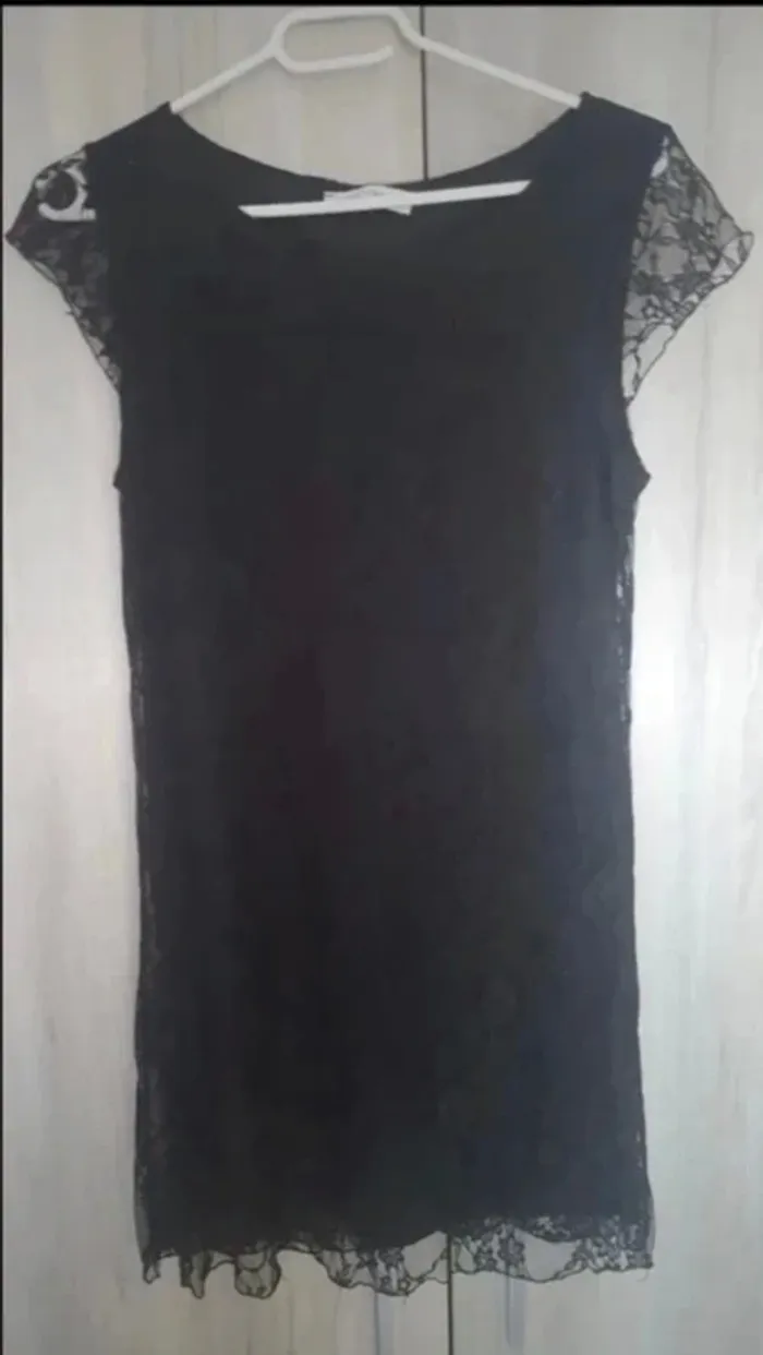 Robe en dentelle noir - taille 2 🎀 - photo numéro 2