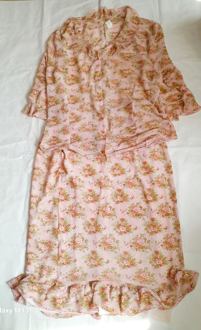 Ensemble femme pour l'été chemisier et jupe motif floral taille 48 fabriqué en France