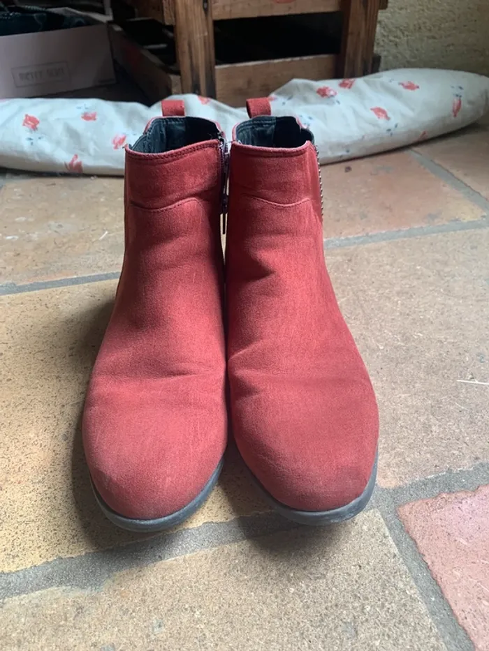 Bottines en daim rouge - photo numéro 2