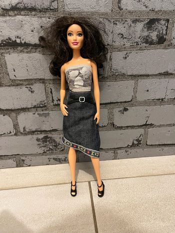 Tenue pour poupée barbie