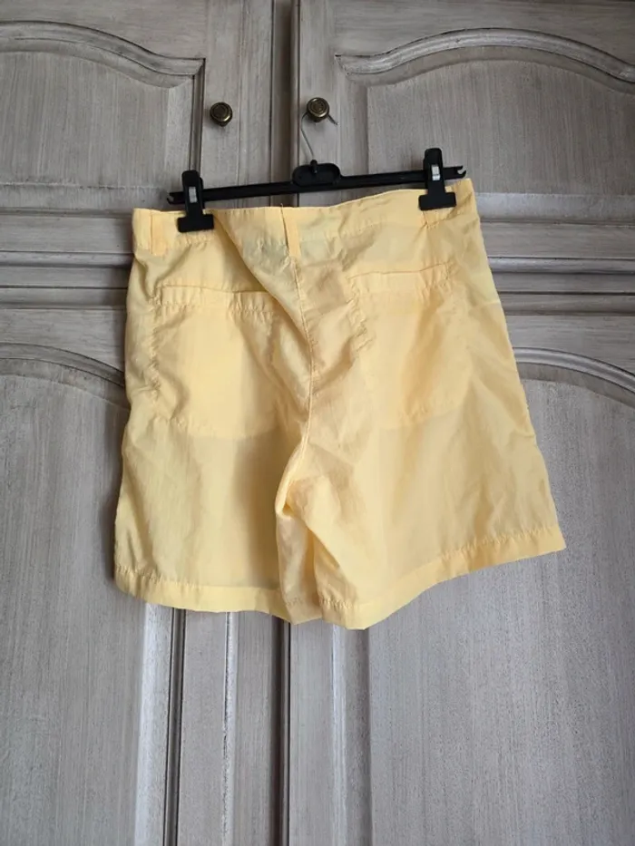 Short jaune dare2be taille 42 - photo numéro 2