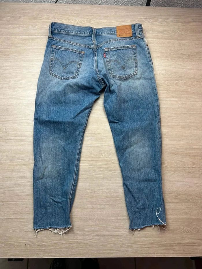 Jean Levi’s 501 CT recoupé et volontairement troué Vintage Effet Destroy W28 L34 - photo numéro 3