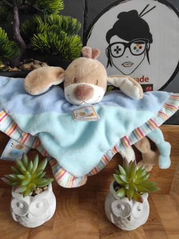 Doudou Chien Nattou Bleu Escargot Abeille plat mouchoir #geektradedoudou