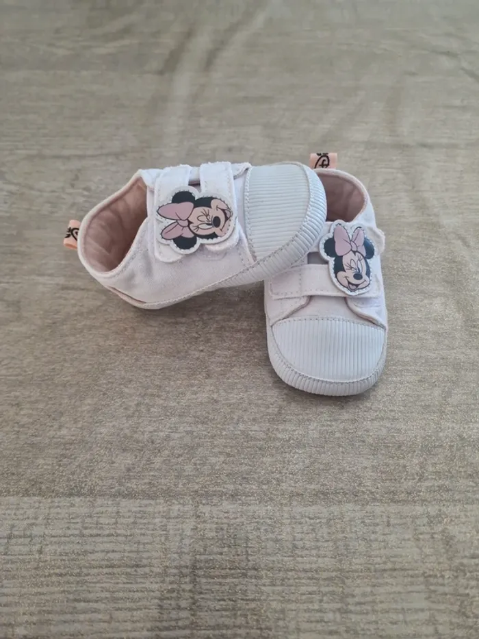 Magnifique chaussons bébé fille Minnie - photo numéro 2