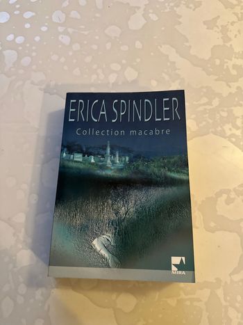 Livre collection macabre - Erica spindler