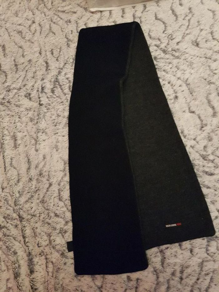 Écharpe noir gris.  Rica Lewis. 1m40.