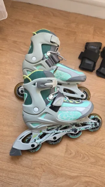 Roller Abec 5 Satellite GO Sport Taille 38 Avec Protections
