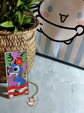 marque page en métal Disney Stitch hawaii