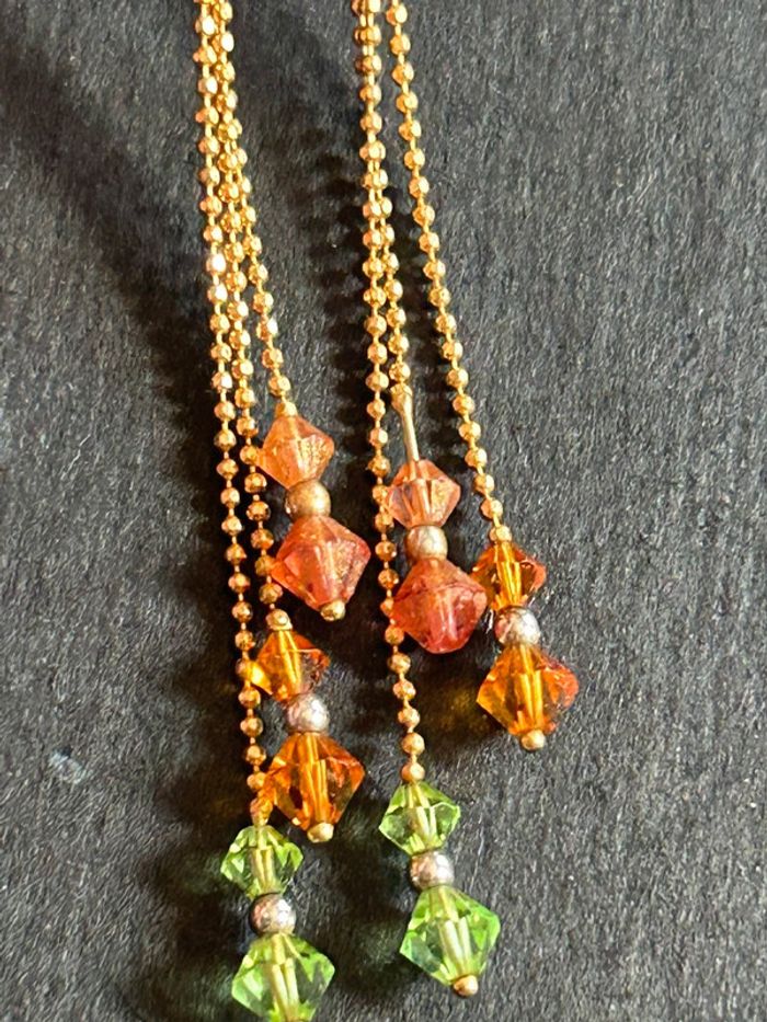 Belle paire de boucles d’oreilles pendantes en or 18 carats avec perles femme TBE