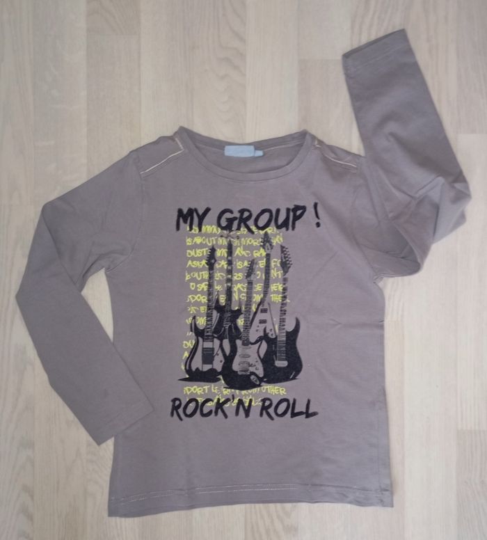 Tee-shirt gris motif guitare rock'n'roll NKY
T. 10 ans