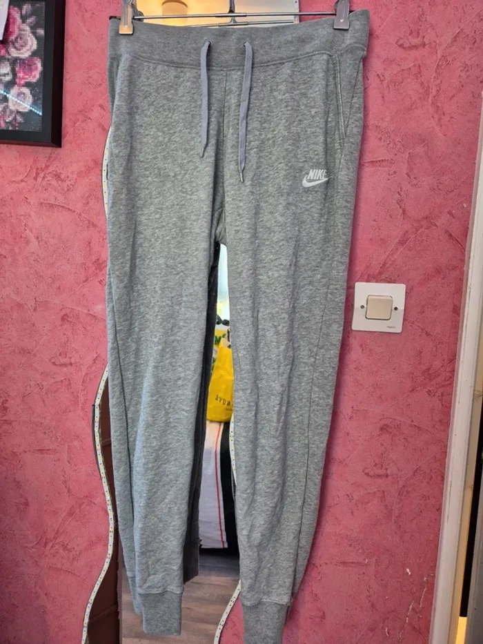 Pantalon survêtement Nike gris