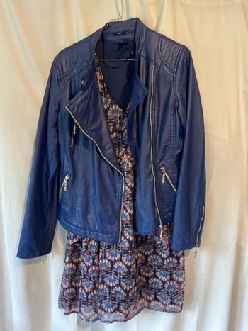 Ensemble veste similicuir avec robe
