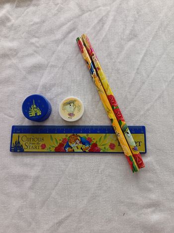 Lot fournitures La Belle et La Bête Disney