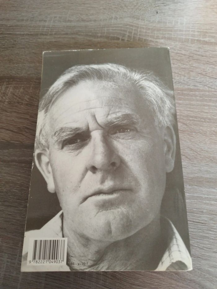 Livre un pur espion - photo numéro 2