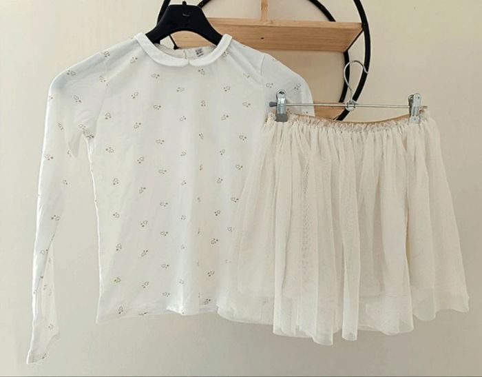 12 ans ensemble teeshirt Okaïdi et jupe kiabi