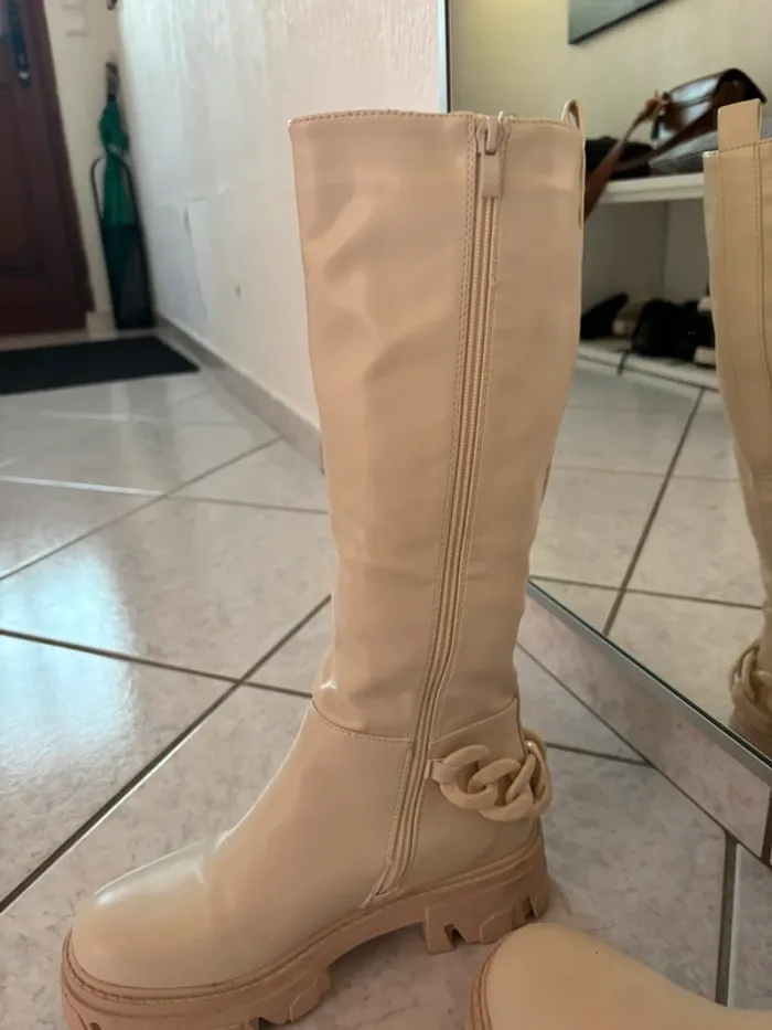 Très belle paire de botte 38 comme neuve - photo numéro 3