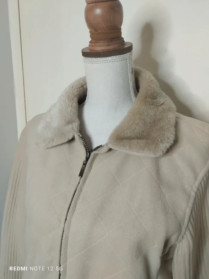 Jolie veste polaire taille 42/44 - photo numéro 2