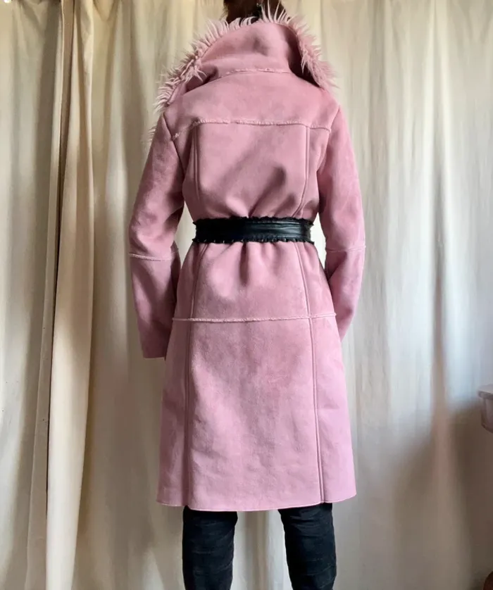 Manteau rose fausse fourrure faux fur suedine y2k Coquette style Afghan - Taille L/XL - photo numéro 4