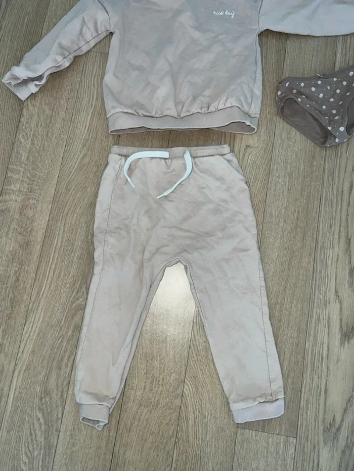 Ensemble 3 ans comme neuf - photo numéro 2