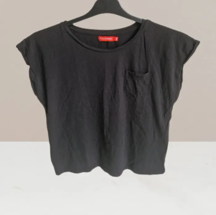 Superbe t-shirt noir - Tissaia - Taille 16 ans