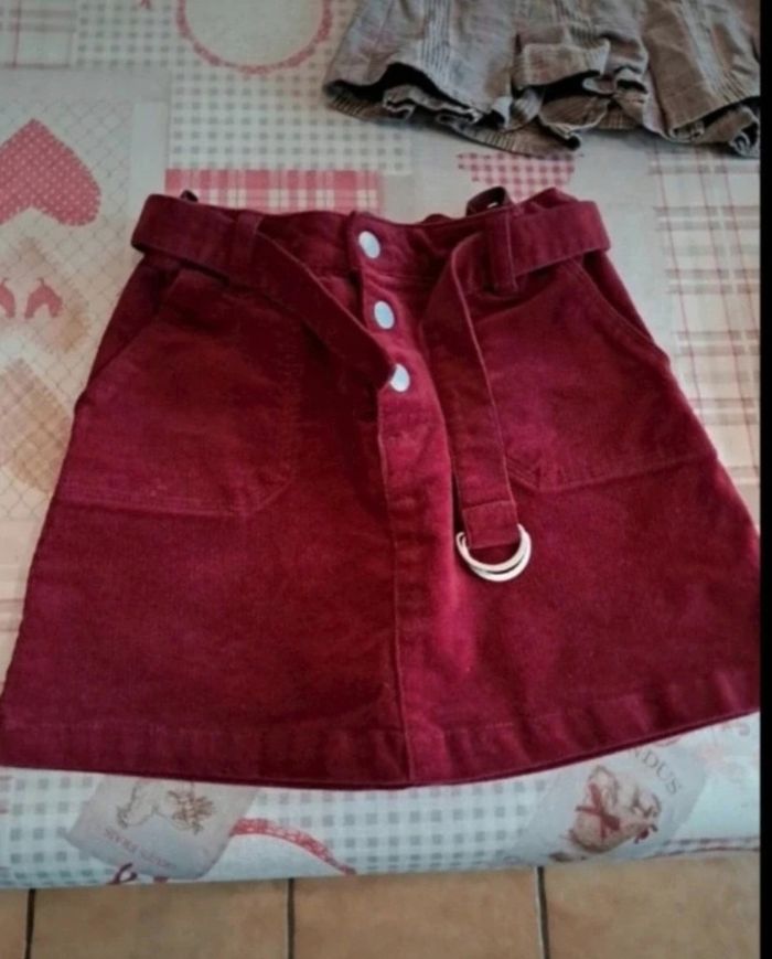 Lot de jupes et robes 6ans paillette - photo numéro 3