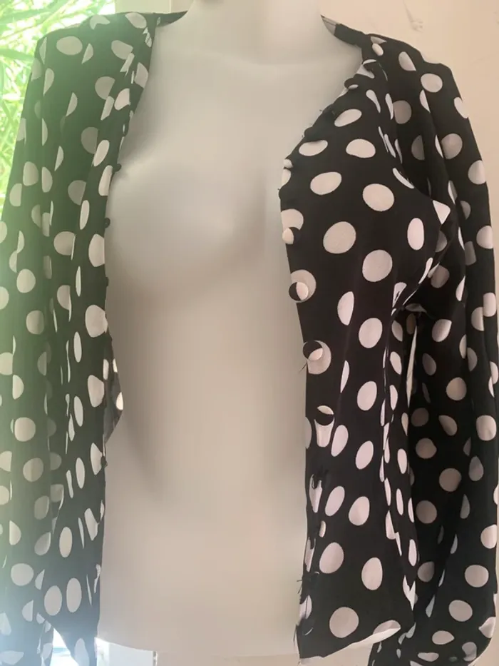 Blouse vintage Ivivi taille 38 noir à pois blanc - photo numéro 4