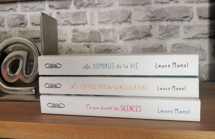 Les dominos de la vie - Laure Manel - Grand format - photo numéro 2