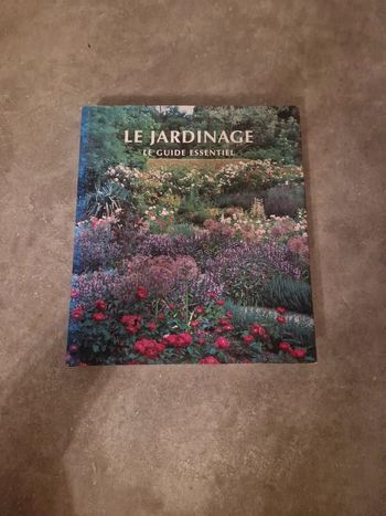 Livre le jardinage guide essentiel TBE éditions de l'Olympe