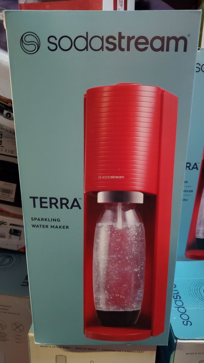 Machine à Eau Pétillante SODASTREAM TERRA Rouge.