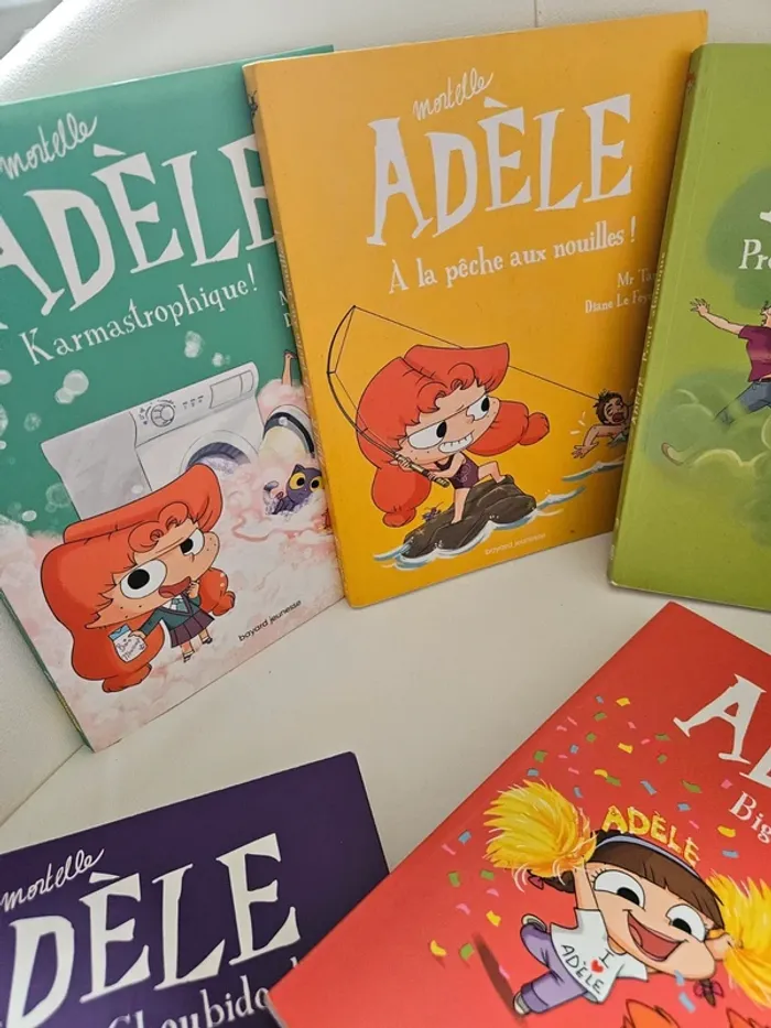 Lot 9 livres Mortelle Adèle - photo numéro 3