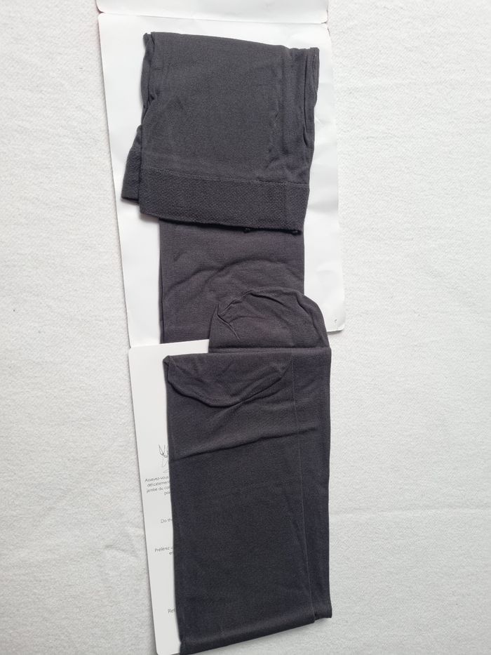 Collant fin gris taille 1/2 Neuf - photo numéro 2