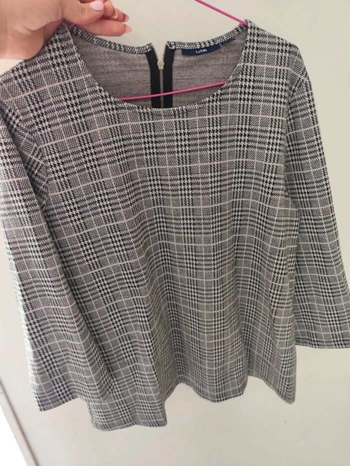 Pull léger à carreaux