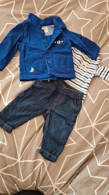 Ensemble pantalon Tee-shirt veste