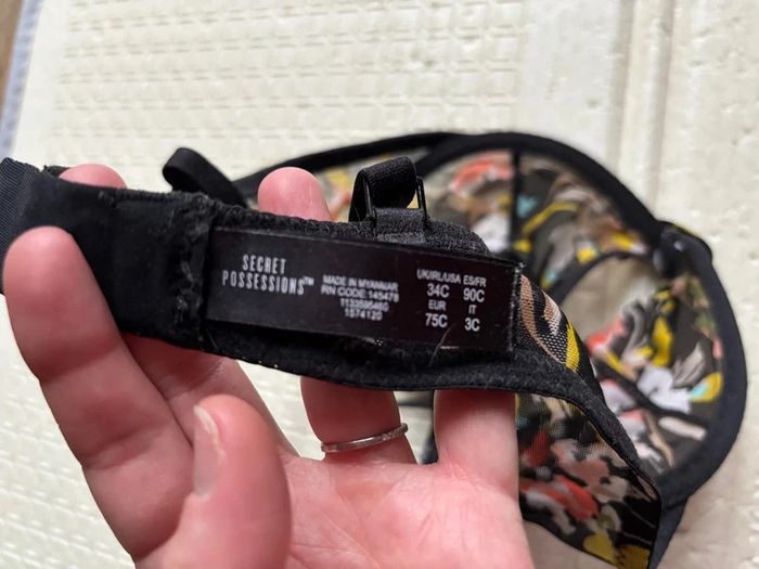 Soutien gorge noir fleuri Primark 90C neuf - photo numéro 3