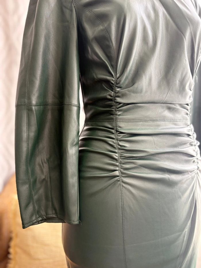Robe Zara - simili cuir - vert foncé - taille XS/34 - neuf avec étiquette - - photo numéro 2