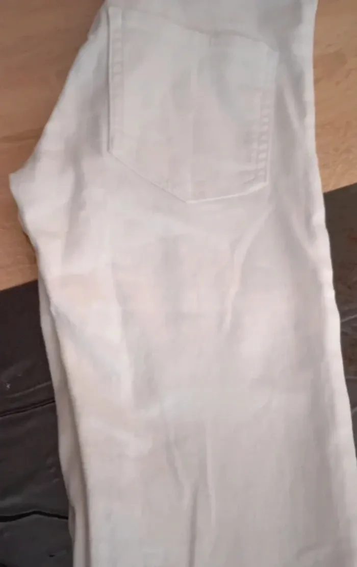 Très joli jean blanc Jennyfer taille 30 en parfait état - photo numéro 6