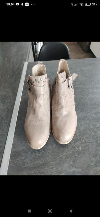 Paire de bottine pointure 37