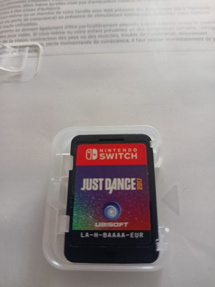 Nintendo Switch just dance 2017 - photo numéro 3