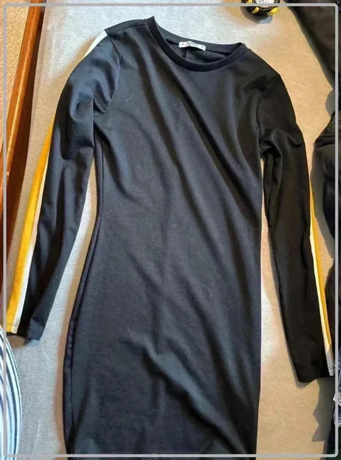 Robe taille 38 mais plus 36marque pull & bear - photo numéro 2