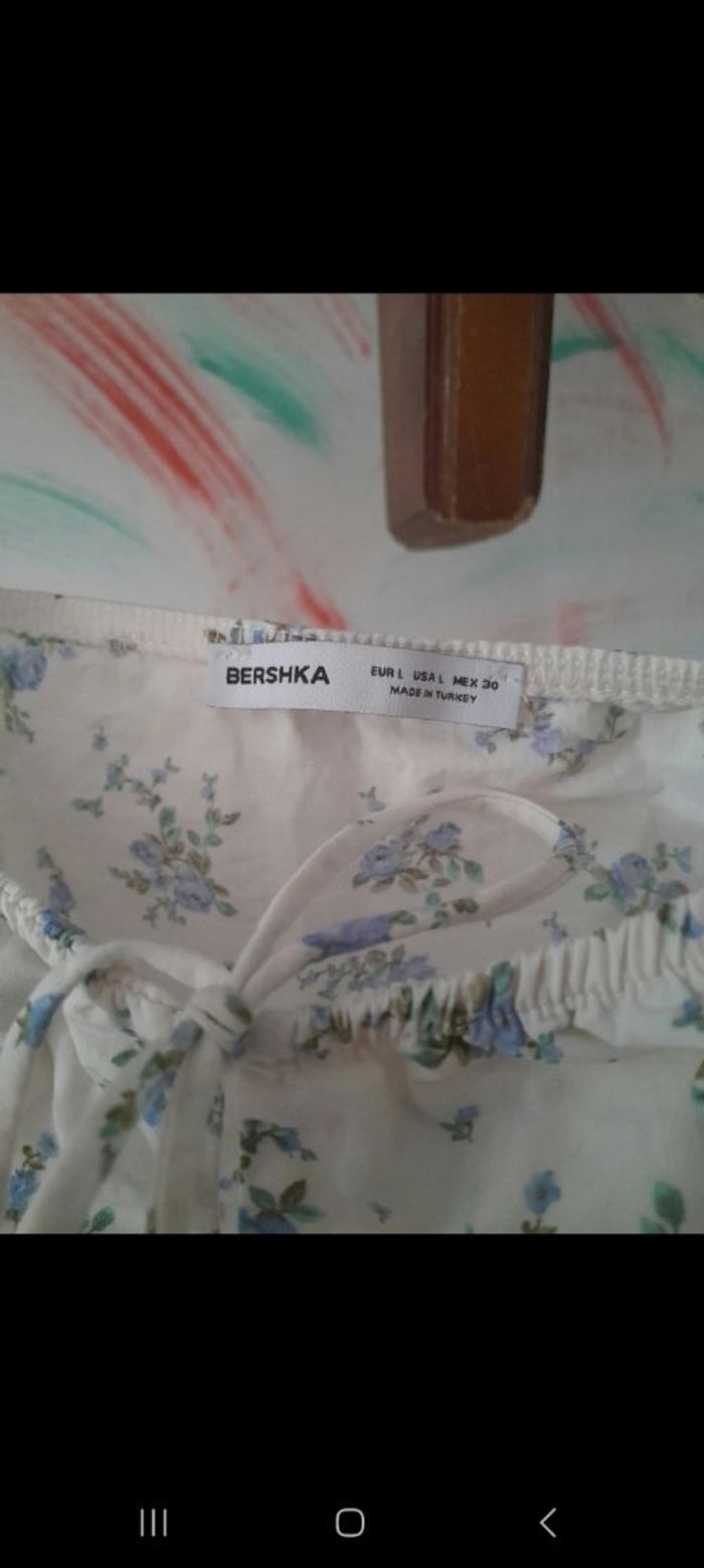 Top blanc et bleu BERSHKA en L - photo numéro 2